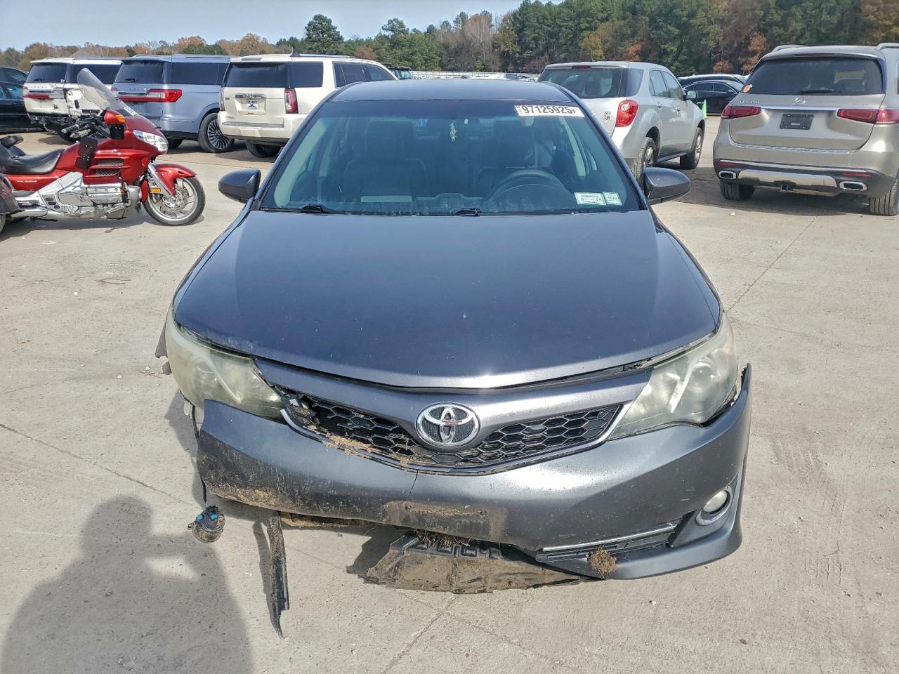 Toyota Camry L Image 6