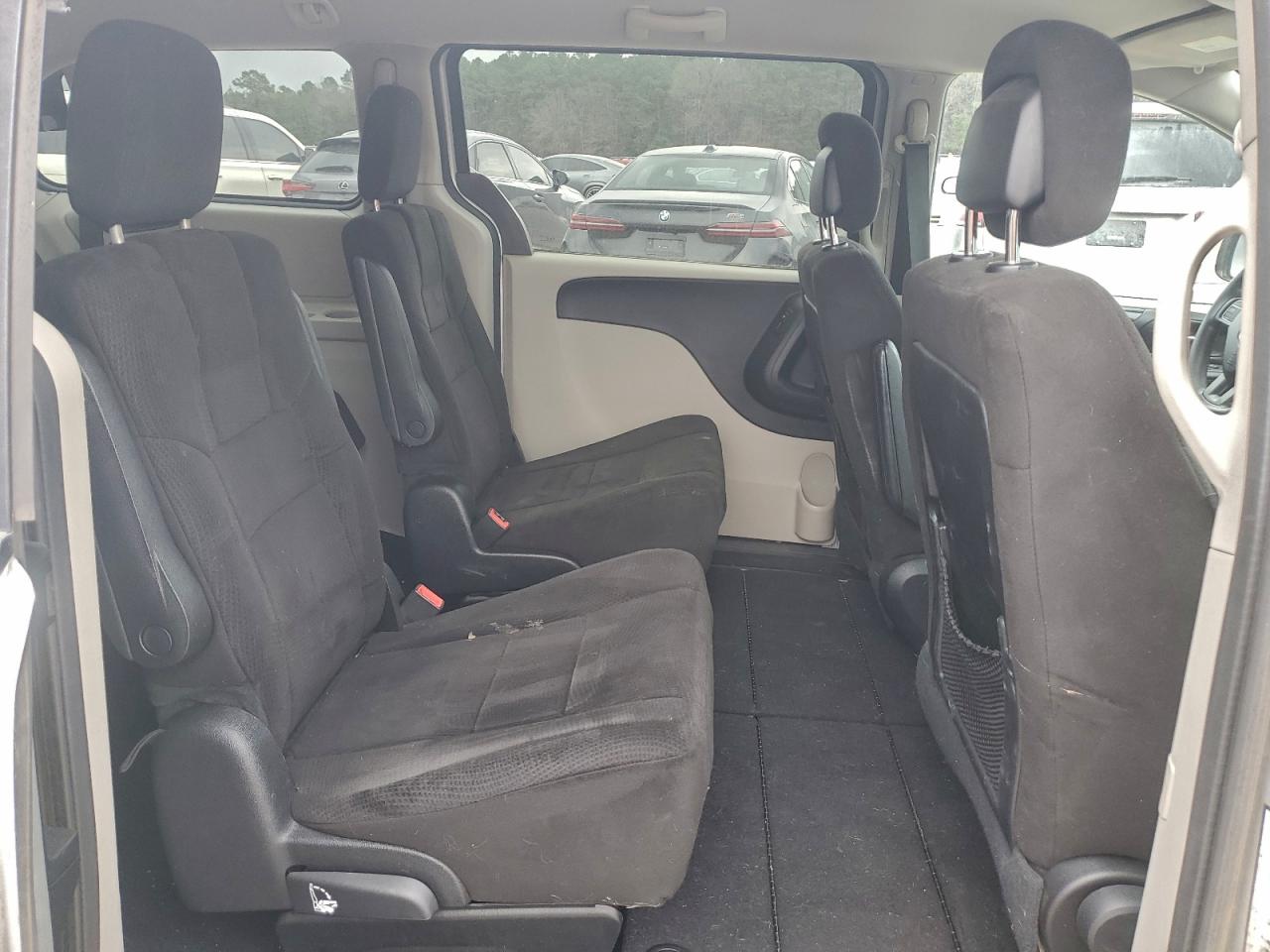 Dodge Caravan Sxt Image 8