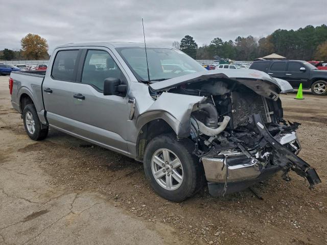 Ford F-150 Supercrew Image 3