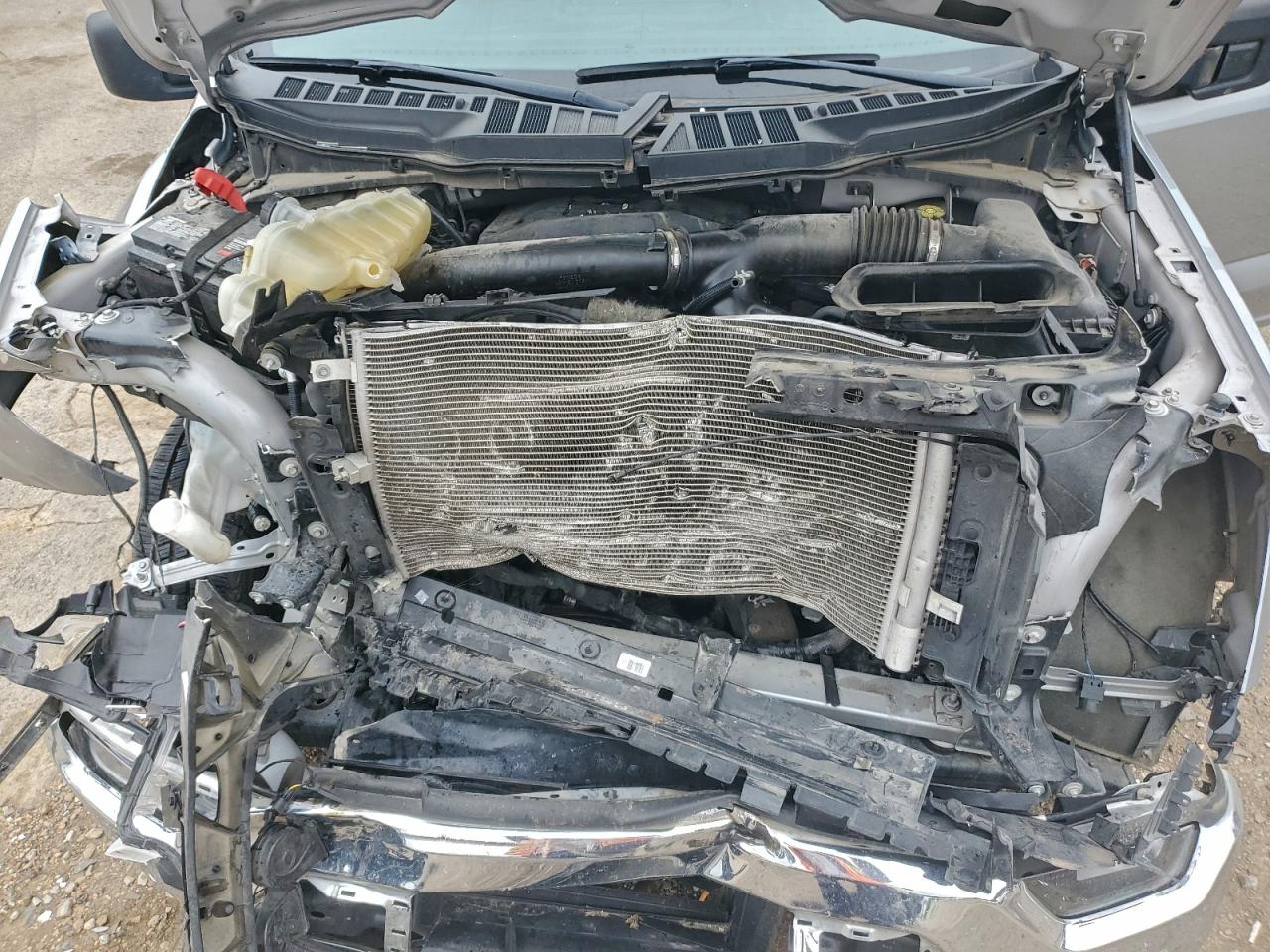 Ford F-150 Supercrew Image 11