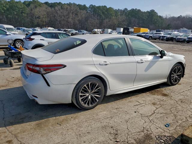 Toyota Camry L Image 5