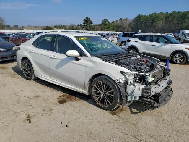 Toyota Camry L Image 6