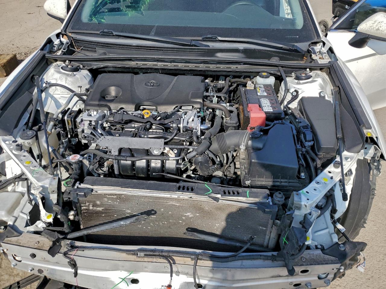 Toyota Camry L Image 10